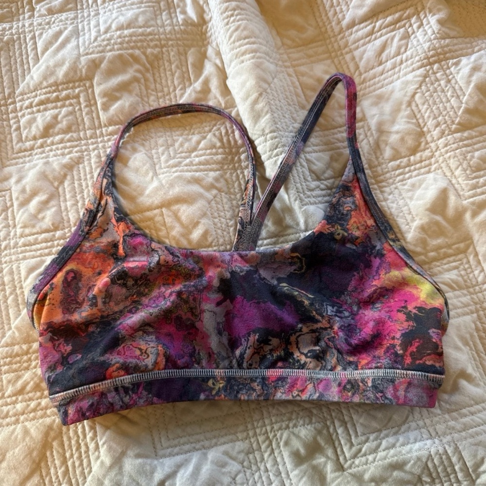 Fleo Vibrant Marble Sports Bra